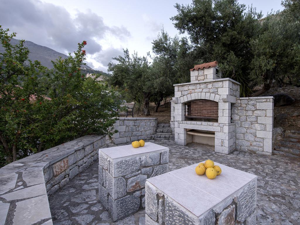 Foivos 2 Hotel Gythio Bagian luar foto