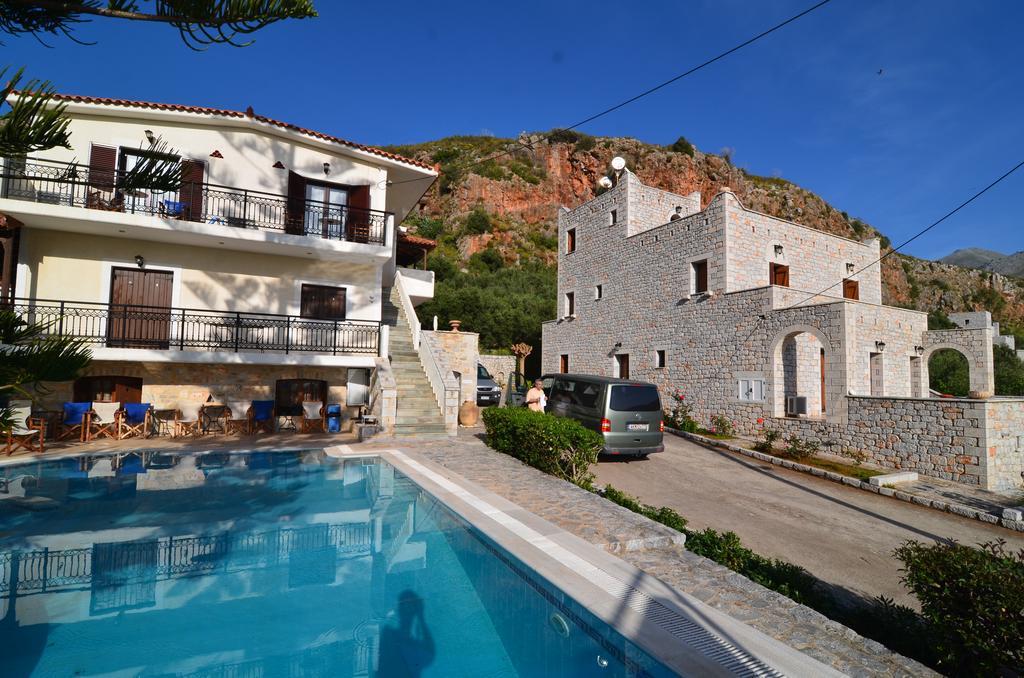 Foivos 2 Hotel Gythio Bagian luar foto