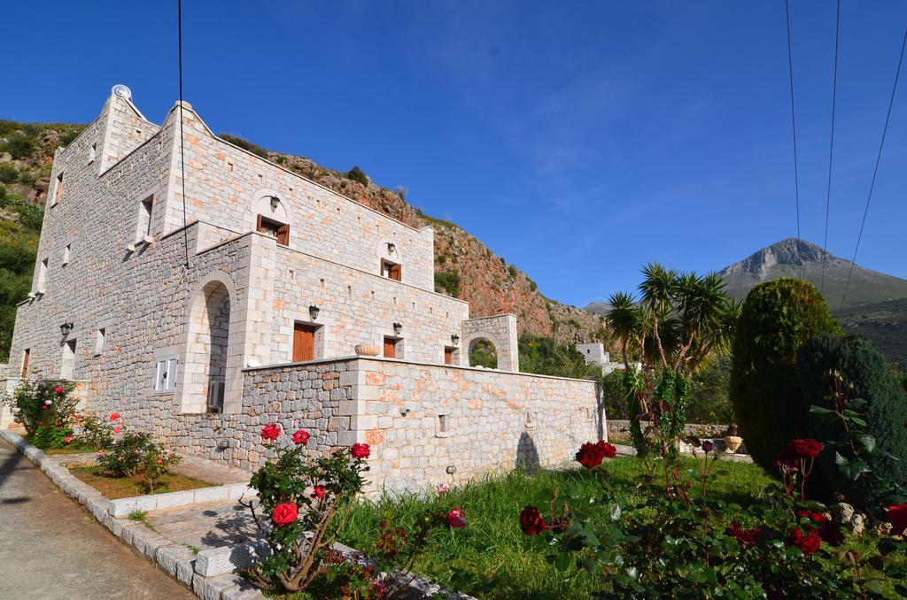 Foivos 2 Hotel Gythio Bagian luar foto