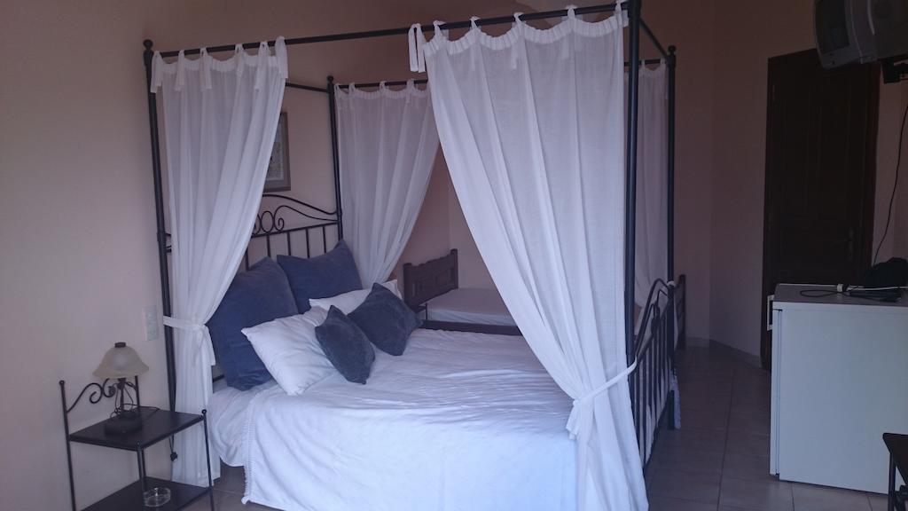 Foivos 2 Hotel Gythio Ruang foto