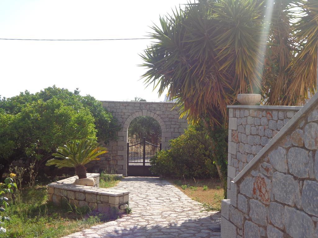 Foivos 2 Hotel Gythio Bagian luar foto