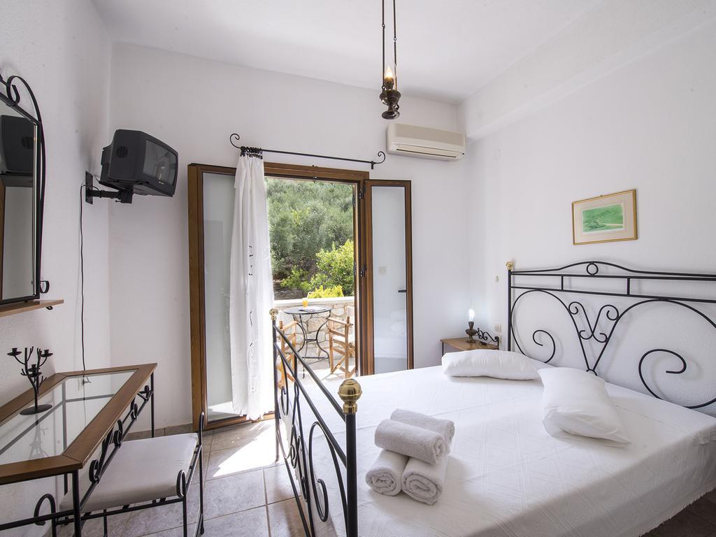 Foivos 2 Hotel Gythio Bagian luar foto