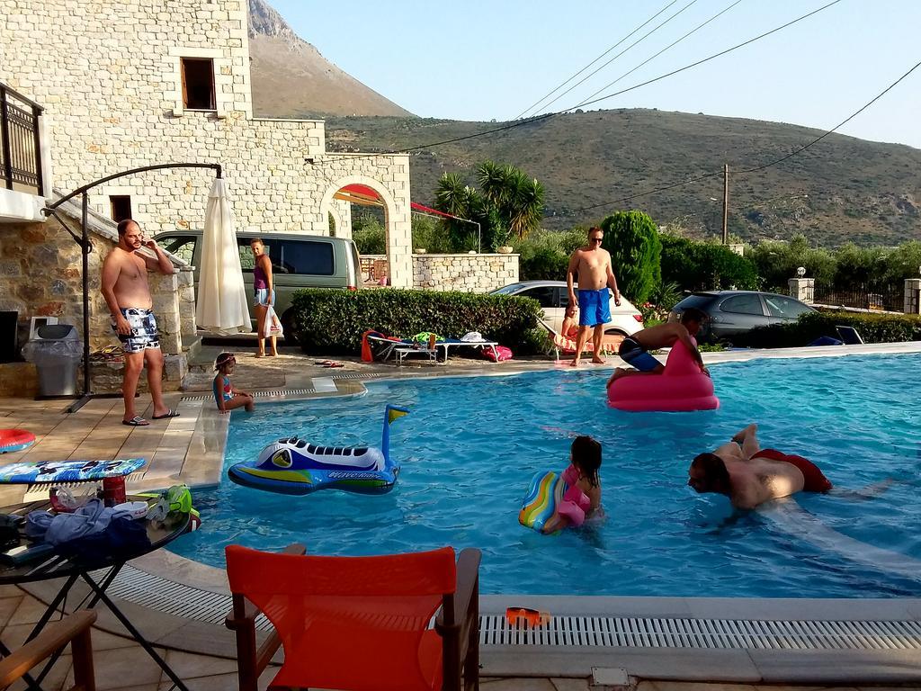 Foivos 2 Hotel Gythio Bagian luar foto